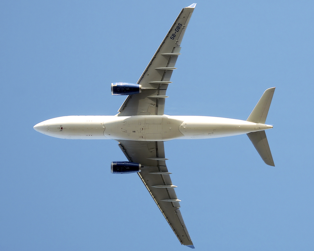 Cyprus_airways_a330-200_5b-dbs_arp