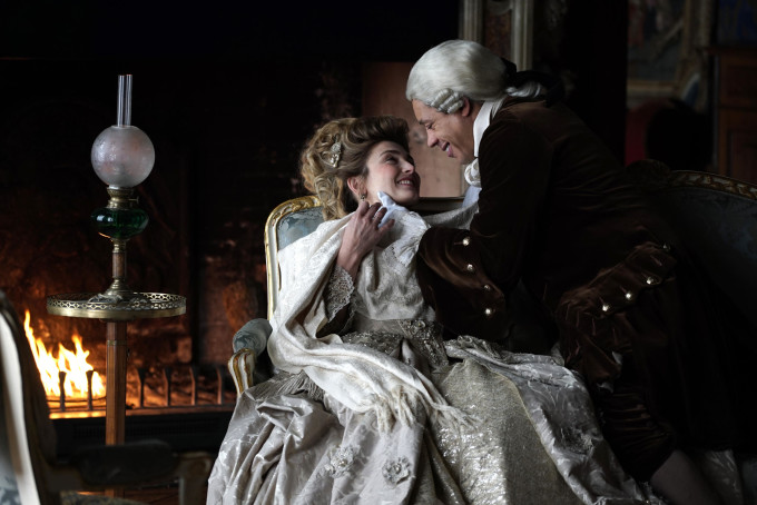 Julie Gayet et Joey Starr, iconoclastes dans Dix Pour Cent
