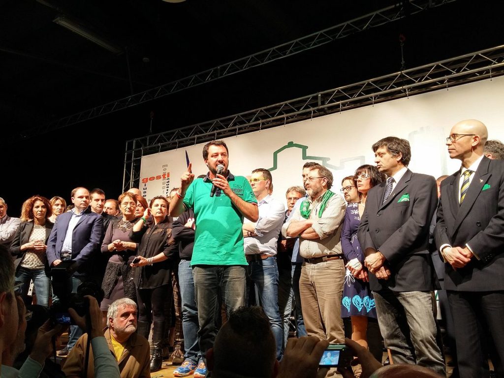 Matteo Salvini (t-shirt verte), un des vainqueurs de ce référendum. Crédits :