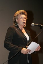 Viviane Reding prend ses distances avec la proposition de Nicolas Sarkozy