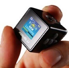 MobiBLU est son Cube3, un baladeur MP3 en forme de dé