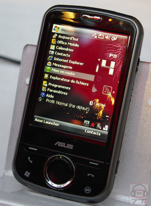 Asus dévoile son mobile P320