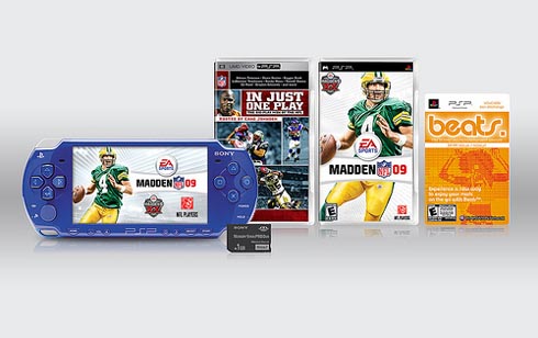 Une PSP bleue métallique avec Madden NFL 09