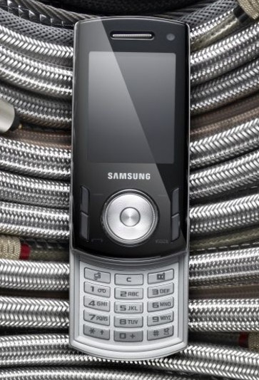 Samsung lance son téléphone baladeur F400 en France