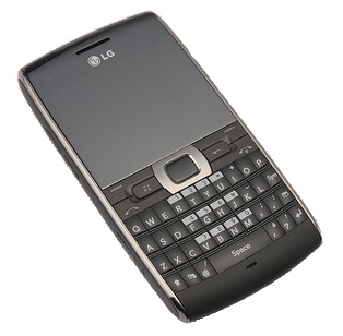 LG GW550 : un smartphone avec clavier en façade
