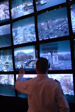 Le gouvernement veut obliger les mairies à installer des caméras de surveillance (MAJ)