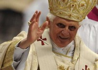 Le pape s&rsquo;inquiète du « sentiment de solitude et de désorientation » causé par le net