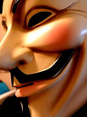 La popularité d&rsquo;Anonymous fait les affaires de Time Warner