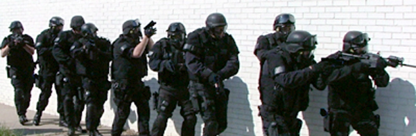 Le SWAT intervient pour neutraliser un tueur sur Call of Duty