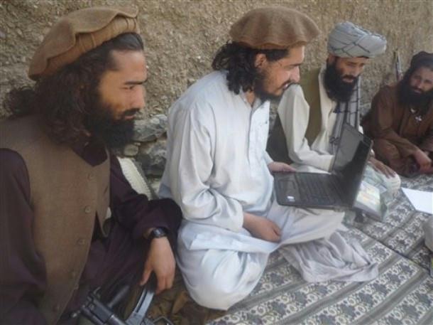 Les Talibans montreraient de jolies filles sur Facebook. Mais c&rsquo;est un piège.
