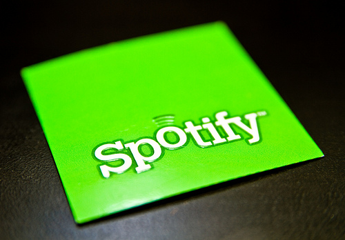 Spotify poursuivi pour des playlists qui copient des compilations