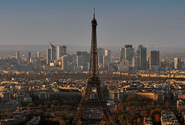 La ville de Paris fait la promotion de sa future extension .paris