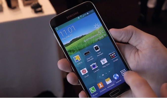 Le Samsung Galaxy S5 présenté par Samsung