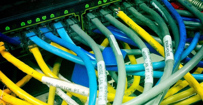 Neutralité du net : un hébergeur bride la FCC en représailles