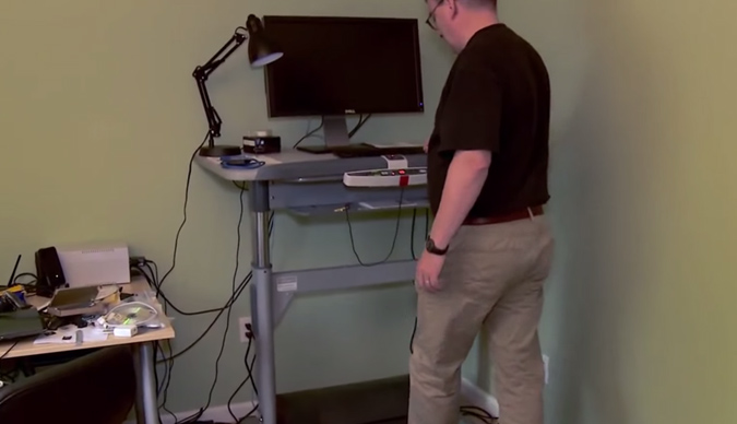 Comment Linus Torvalds travaille, debout sur un tapis roulant
