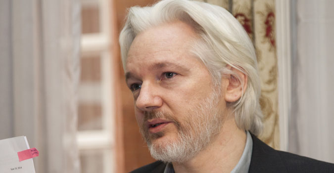 Julian Assange a un enfant français, demande l&rsquo;asile à François Hollande