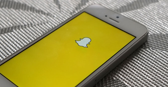 Snapchat n&rsquo;oblige plus à appuyer pour lire
