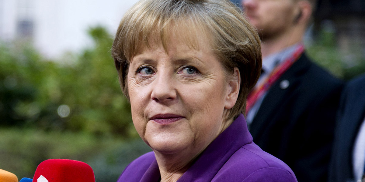 Crise des réfugiés : Merkel veut que Facebook modère mieux
