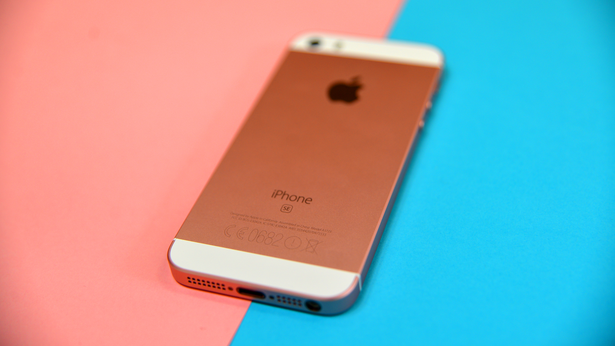 Test De L Iphone Se Puissance Et Elegance En Taille Reduite