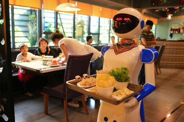 robot-waiter-guangzhou-1