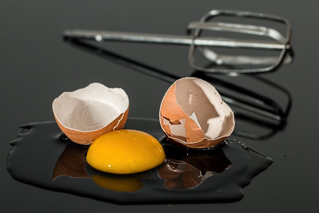 egg-eggshell-broken-yolk