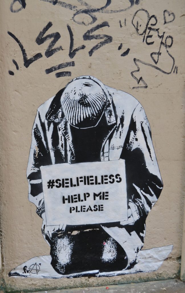 selfieless_graffiti_al_carrer_del_micalet_de_valencia