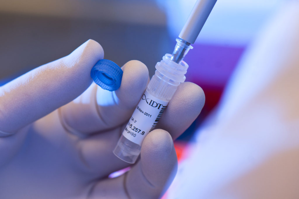 test adn laboratoire médecine santé