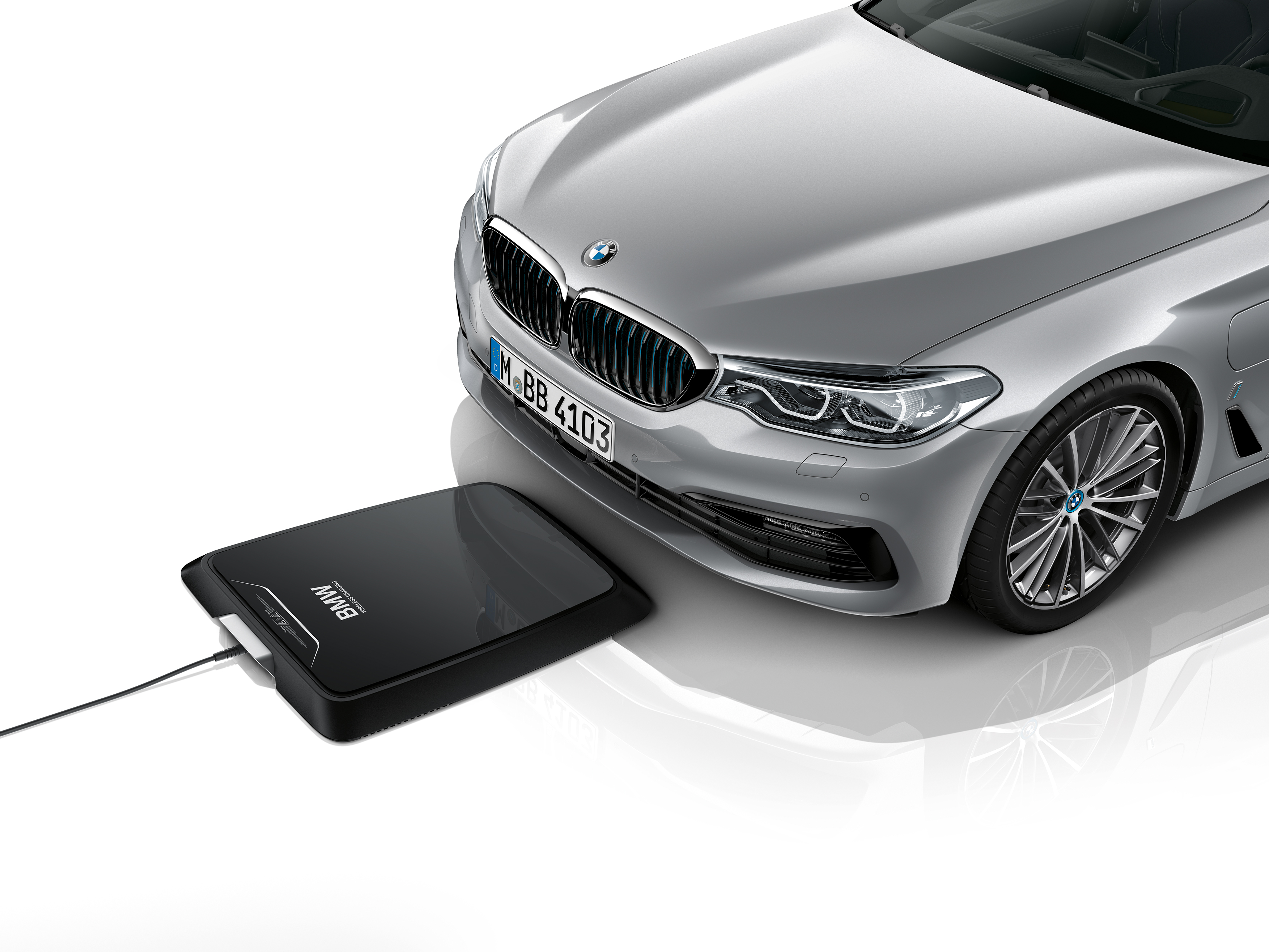 Apple reconnaît que les chargeurs par induction des BMW et Toyota