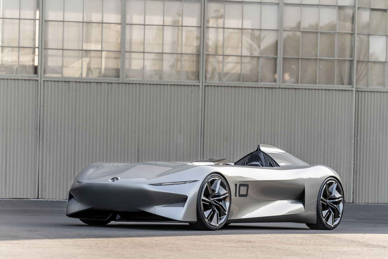 Prototype 10 Infiniti dévoile une voiture électrique au design très