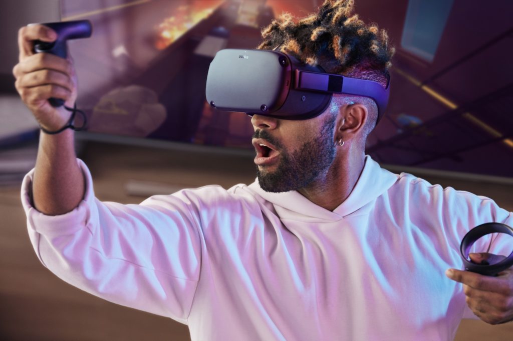 https://www.numerama.com/content/uploads/2018/09/oculus_quest_lifestyle_3-1024x682.jpg https://www.numerama.com/content/uploads/2018/09/oculus_quest_lifestyle_3-1024x682.jpg