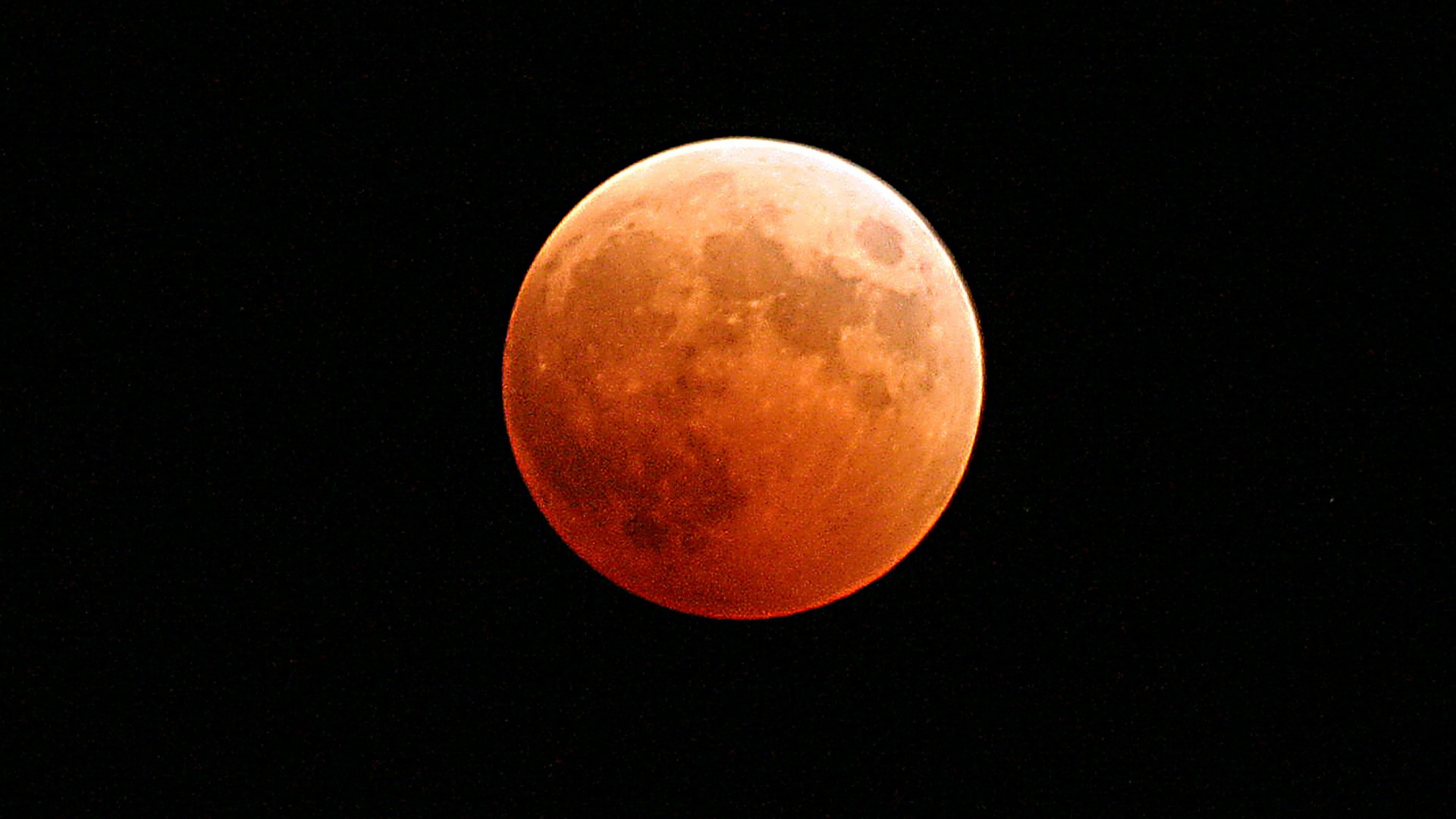 Prochaine Pleine Lune « Super lune de sang » : comment observer ce week-end la seule éclipse