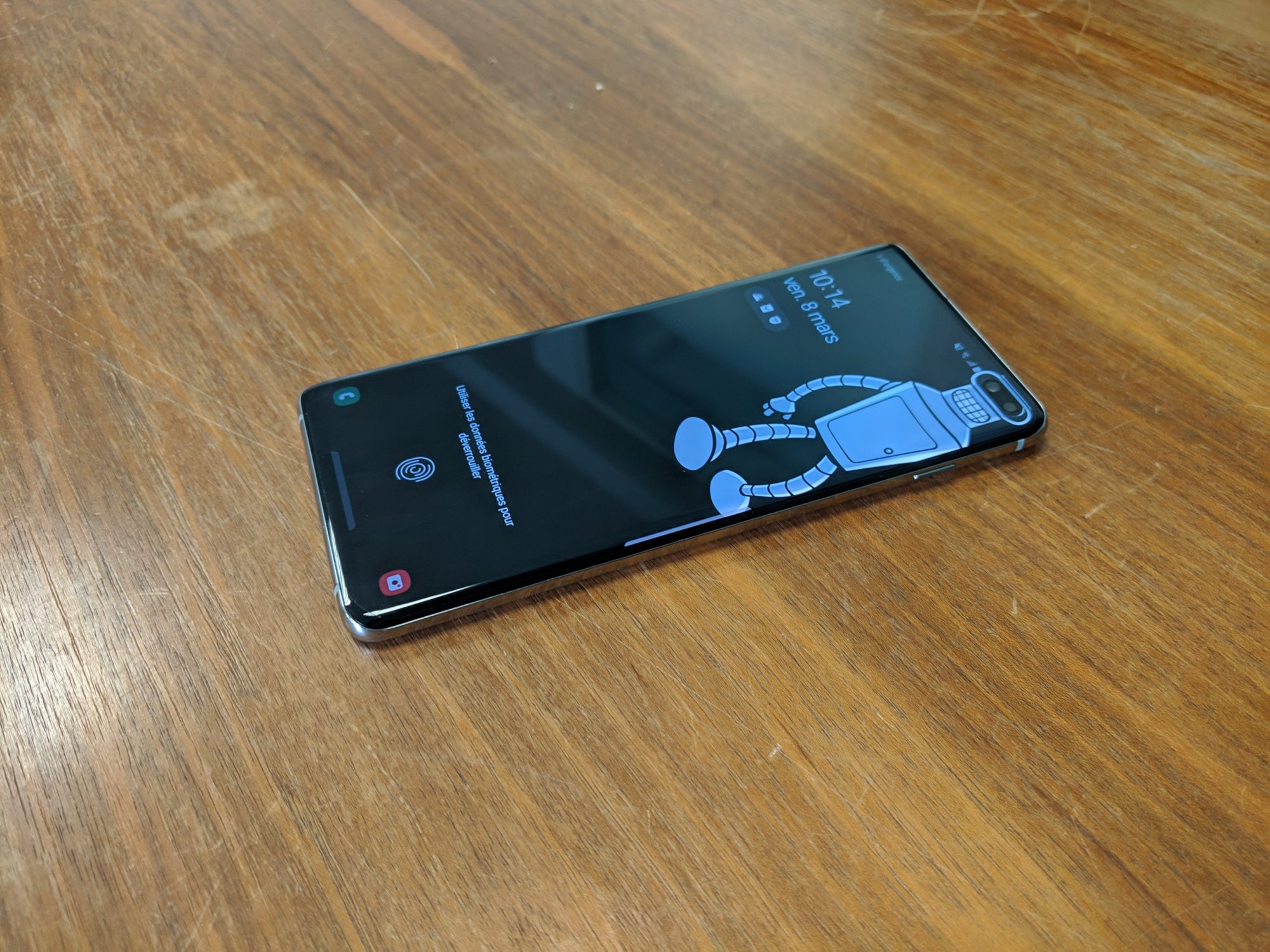 Samsung Voulait Cacher Le Trou à Lavant De Ses Galaxy S10