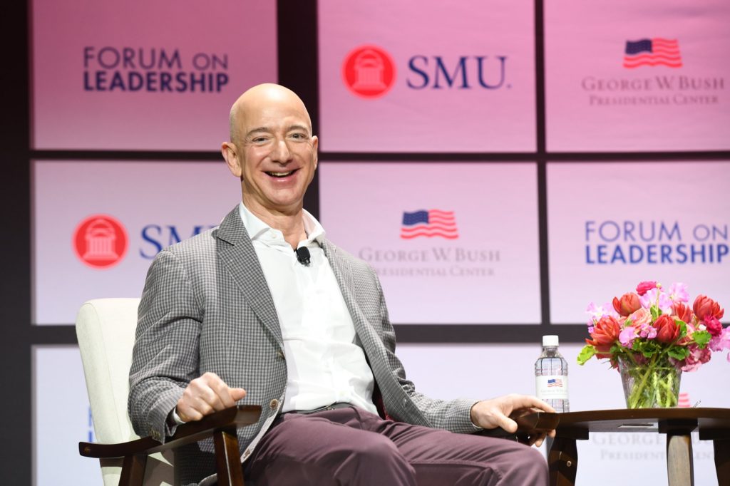 https://www.numerama.com/content/uploads/2019/09/jeff-bezos-1024x682.jpg