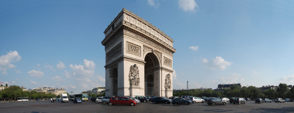 Circulation autour de l'Arc de Triomphe