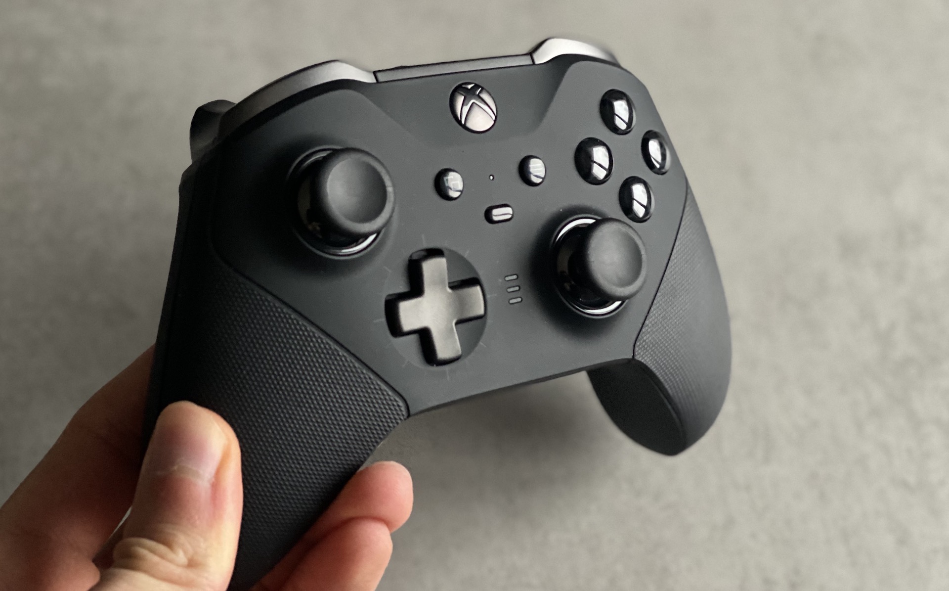 Une société crée un socle pour manette Xbox Elite Series 2