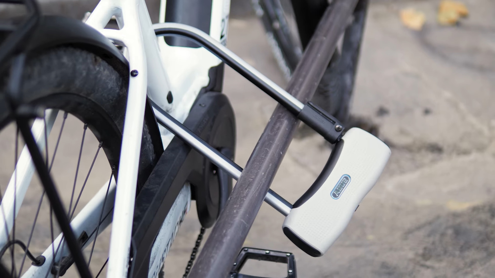 Antivol pour vélo électrique : nos accessoires favoris pour éviter de se  faire voler son VAE - Numerama
