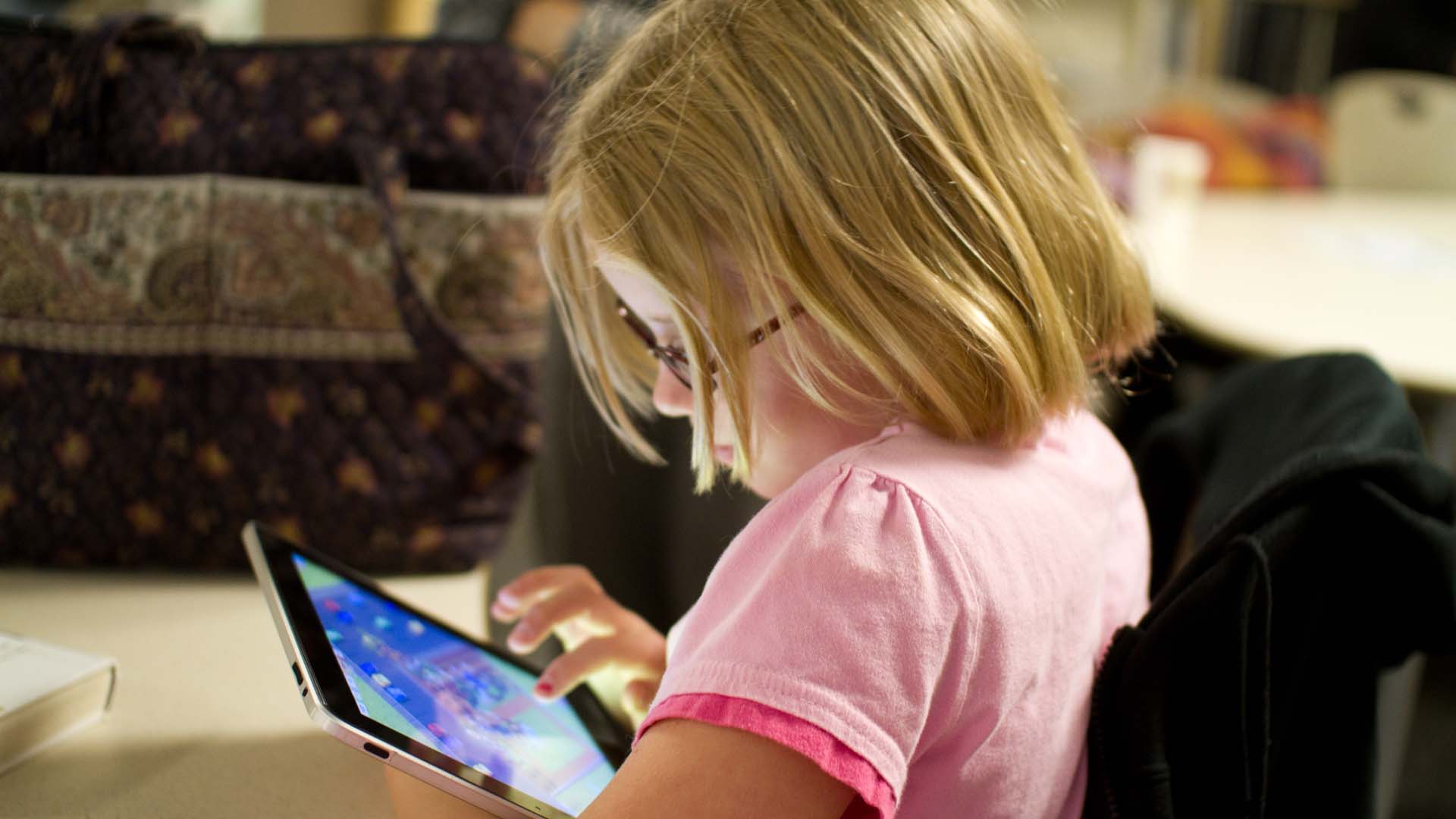 Tablettes et smartphones empêchent les enfants de dormir - Sciences et  Avenir