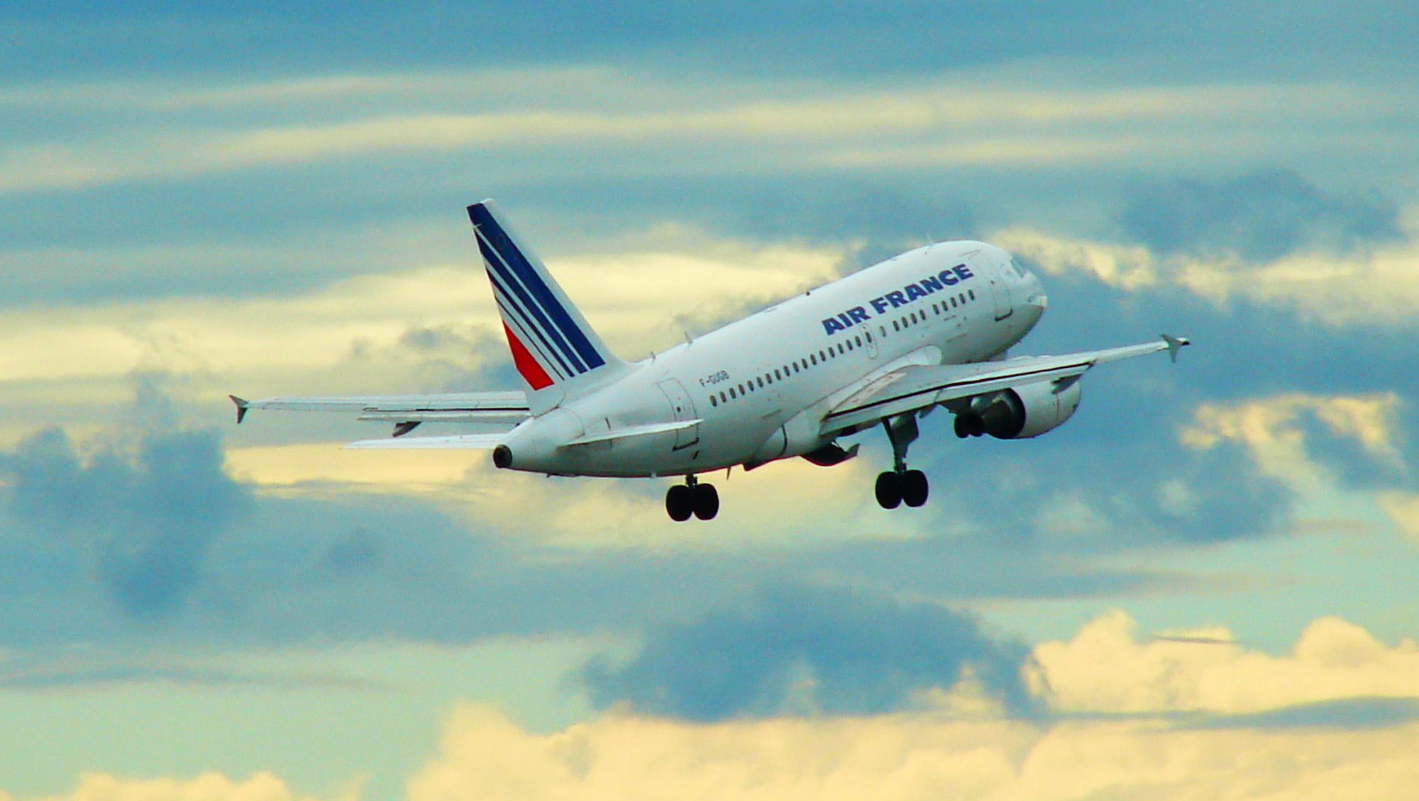 Air France révolutionne son Wi-Fi en vol - Numerama