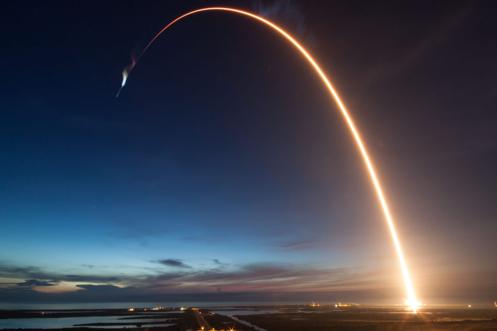 Falcon 9 SpaceX fusée lancement