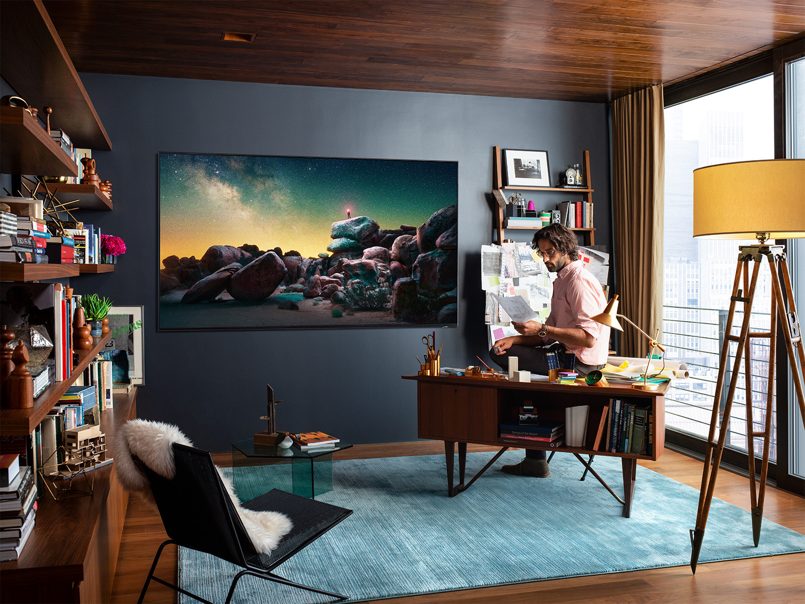 телевизор 85 дюймов в интерьере