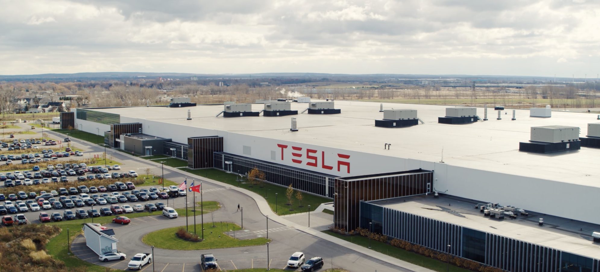 https://www.numerama.com/wp-content/uploads/2018/11/tesla-gigafactory-2-4.jpg