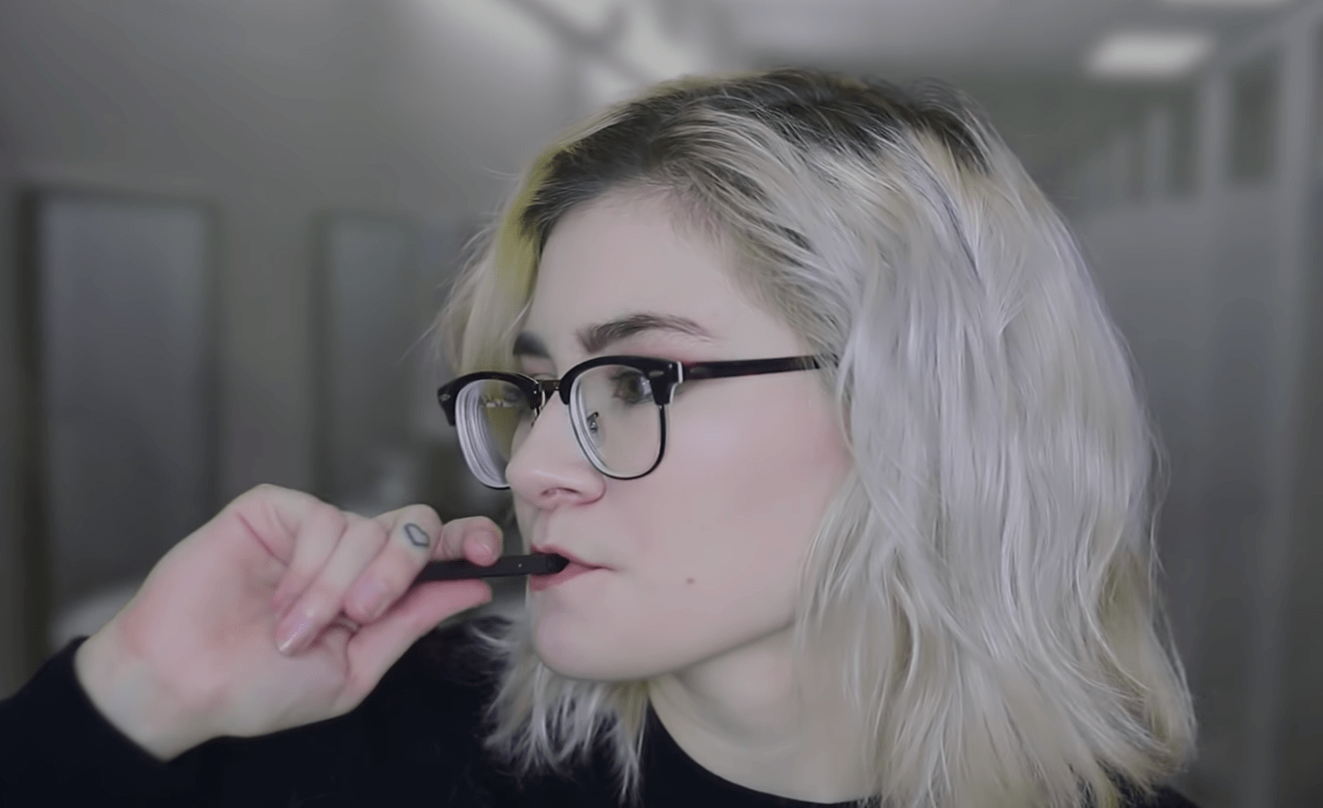 JUUL arrive en France : pourquoi cette cigarette électronique est attendue  au tournant - Numerama