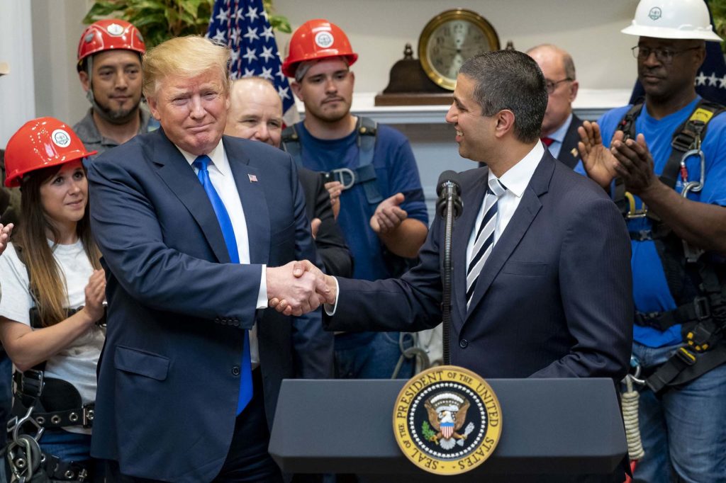 Donald Trump et Ajit Pai
