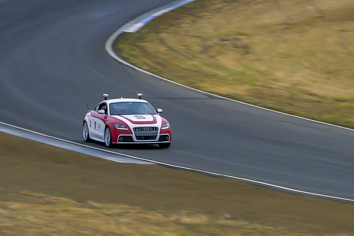 Ils font rouler une voiture autonome sur un circuit de course - Numerama