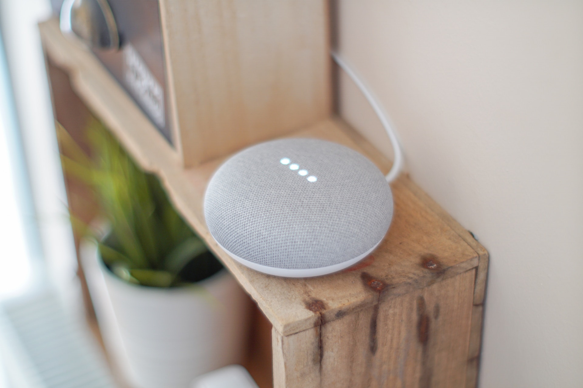 On a testé Google Home mini, l'enceinte intelligente abordable