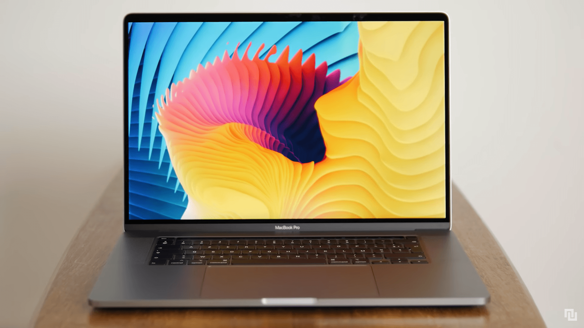 Le MacBook Pro 16 pouces commercialisé dès septembre ?