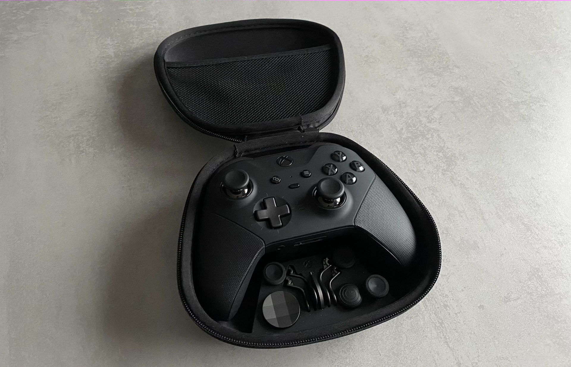 Xbox Elite Series 2 Core : cette manette premium abordable est