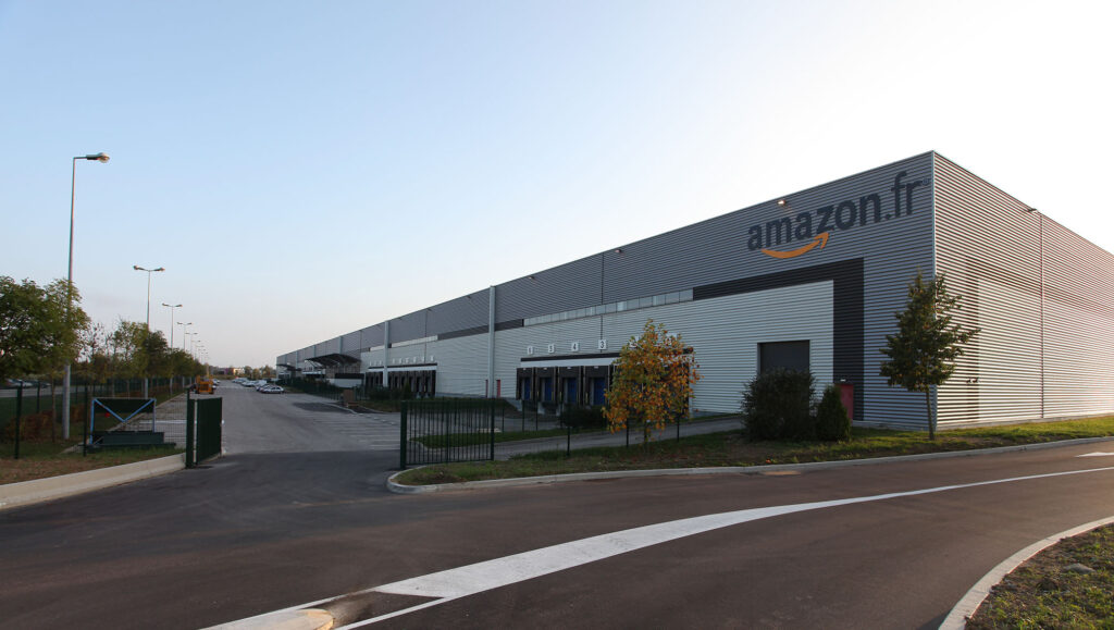 Amazon Centre logistique entrepôt