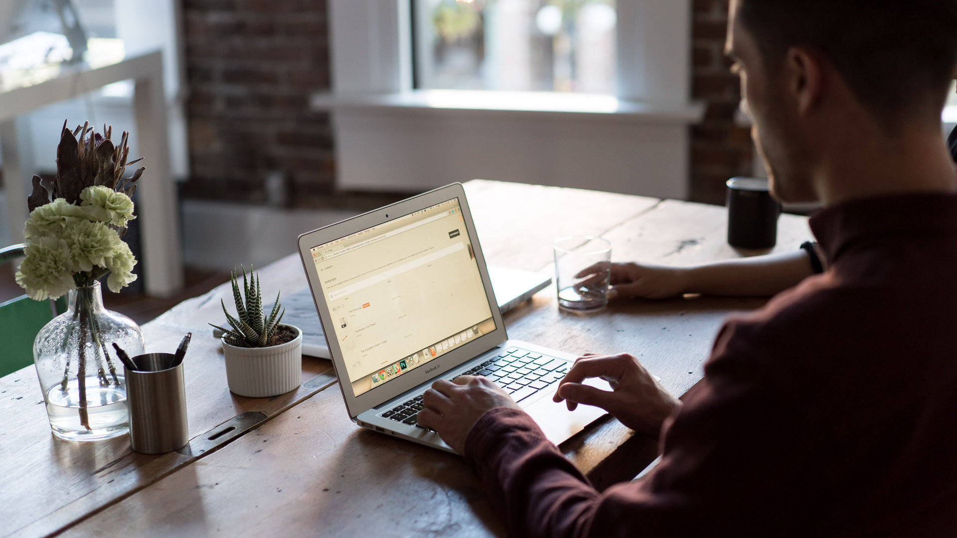 Quels accessoires pour un télétravail confortable ?