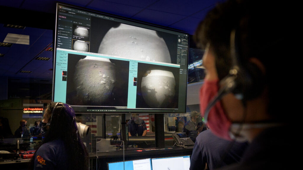 Actualités - 2021 Pourquoi les premières images prises par Perseverance sur Mars sont-elles en noir et blanc ? Actualités - 2021 Pourquoi les premières images prises par Perseverance sur Mars sont-elles en noir et blanc ?